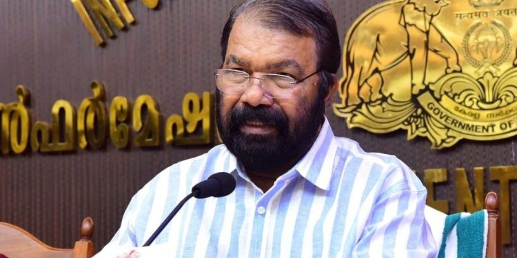 മദ്രസയുടെ സമയം മാറ്റുകയാണ് വേണ്ടത് ; സമസ്ത കോടതിയില്‍ പോകട്ടെയെന്ന് ശിവന്‍കുട്ടി