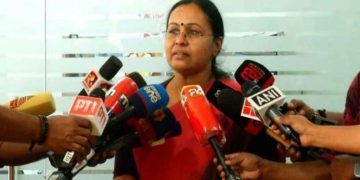 കോട്ടയം മെഡിക്കല്‍ കോളേജിലെ കെട്ടിടം ഇടിഞ്ഞ് വീണ് ഒരു സ്ത്രീ മരിച്ച സംഭവത്തില്‍ വീഴ്ച പറ്റിയെന്ന് സമ്മതിക്കാതെ ആരോഗ്യമന്ത്രി വീണ ജോര്‍ജ്