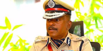 എഡിജിപി എം ആർ അജിത് കുമാറിന്റെ ശബരിമല ട്രാക്ടർ യാത്ര ; താക്കീതുമായി ഹൈക്കോടതി