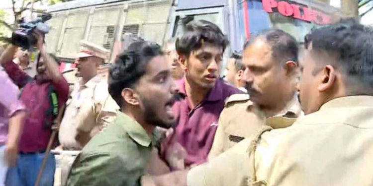 കണ്ണൂർ സർവകലാശാല യുണിയൻ തിരഞ്ഞെടുപ്പിനിടെ സംഘർഷം