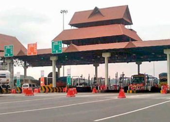 പാലിയേക്കര ടോള്‍ പിരിവ് തടസപ്പെട്ടാല്‍ നഷ്ടപരിഹാരം നല്‍കണം