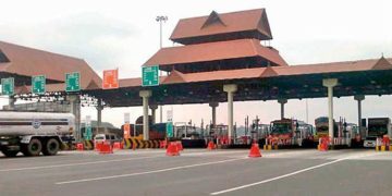 പാലിയേക്കര ടോള്‍ പിരിവ് തടസപ്പെട്ടാല്‍ നഷ്ടപരിഹാരം നല്‍കണം