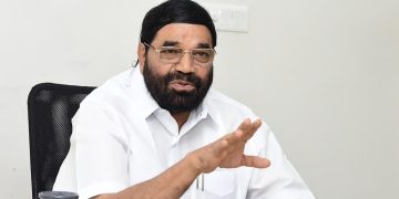 അടൂർ ​ഗോപാലകൃഷ്ണൻ്റെ വിവാദ പരാമർശത്തെ ന്യായീകരിച്ച് മന്ത്രി വി എൻ വാസവൻ